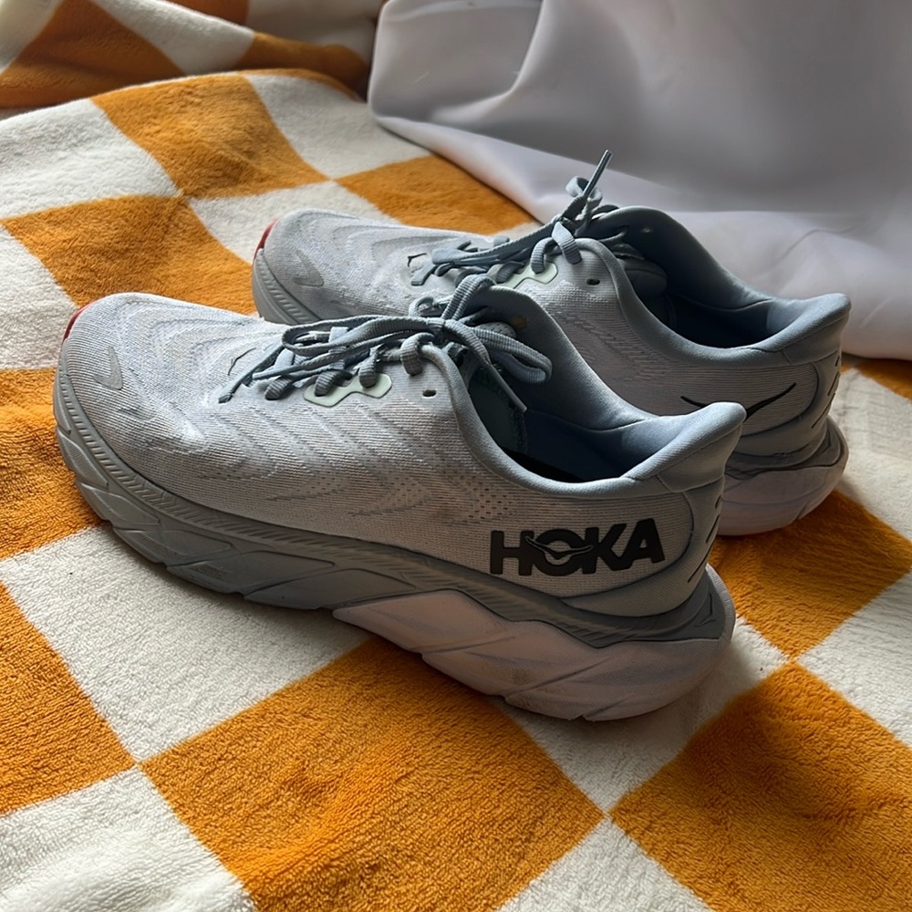 Light Blue Hoka Women’s size 7.5 Sneakers Arahi 6